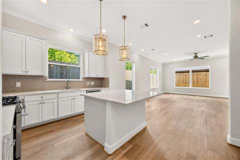 Tiny photo for 1530 W 34th Street, Houston, TX 77018 (MLS # 86886042)