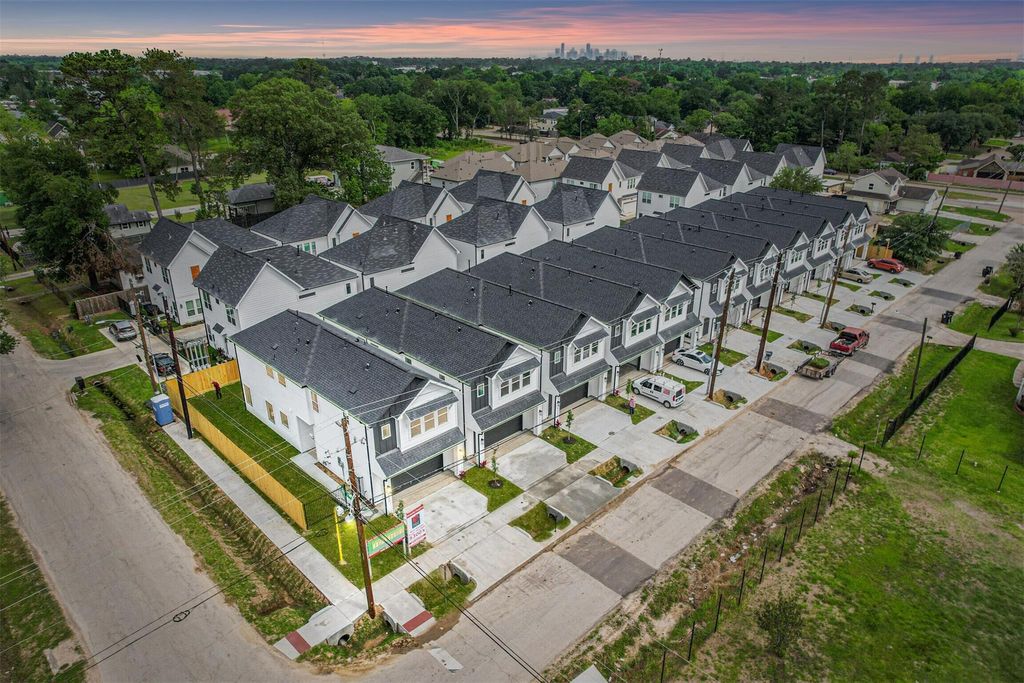 Photo of 5630 Balbo Street, Houston, TX 77091 (MLS # 81996480)