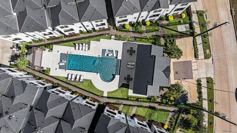 Tiny photo for 2718 Grand Fountains Drive #G, Houston, TX 77054 (MLS # 54376304)