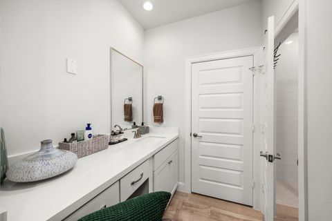 Tiny photo for 2718 Grand Fountains Drive #G, Houston, TX 77054 (MLS # 54376304)