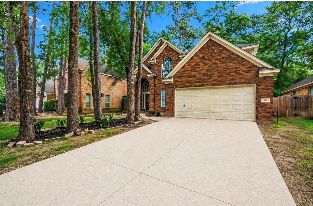 Photo of 78 N Lace Arbor Drive, The Woodlands, TX 77382 (MLS # 51741814)