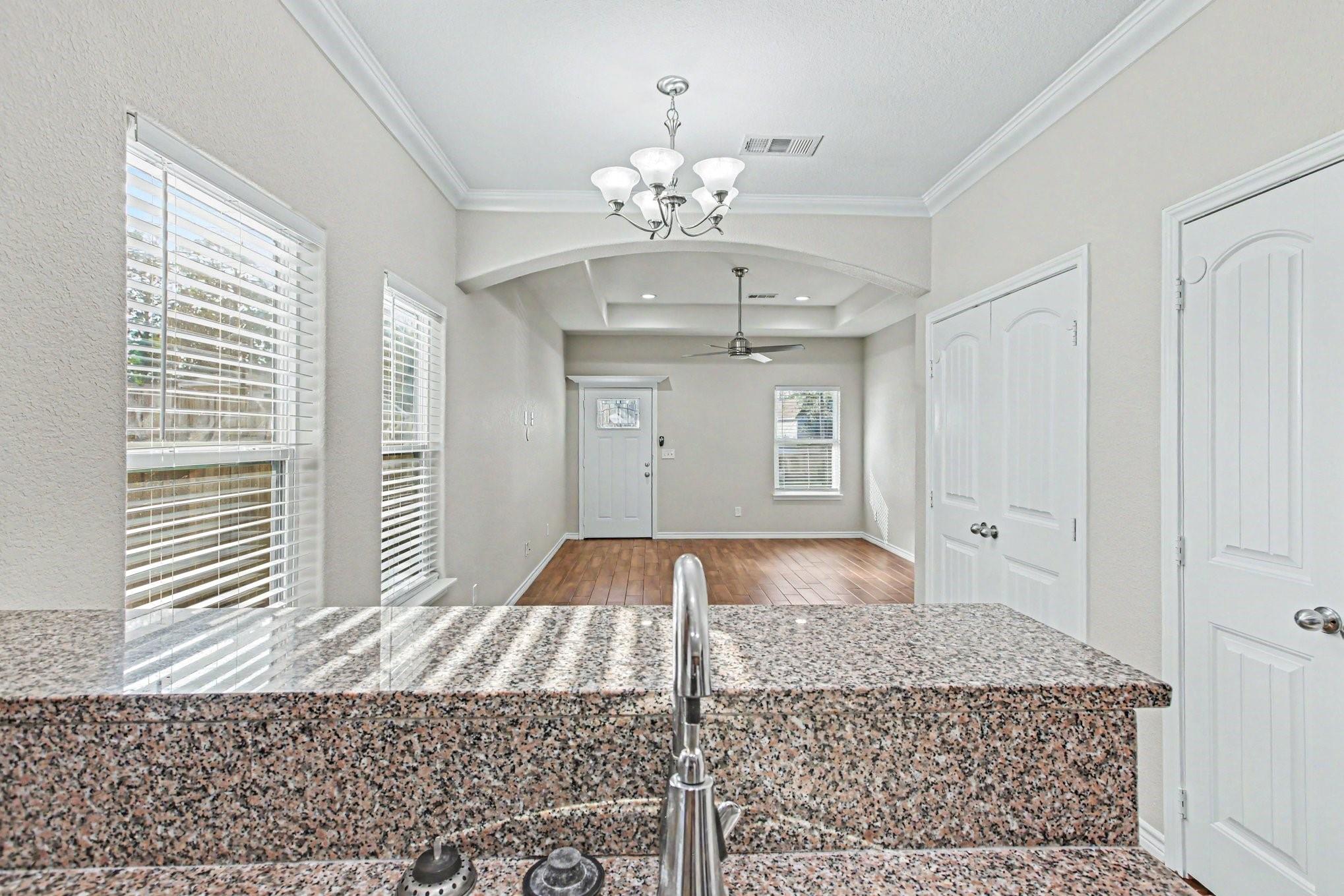 16698 Meadowcroft
