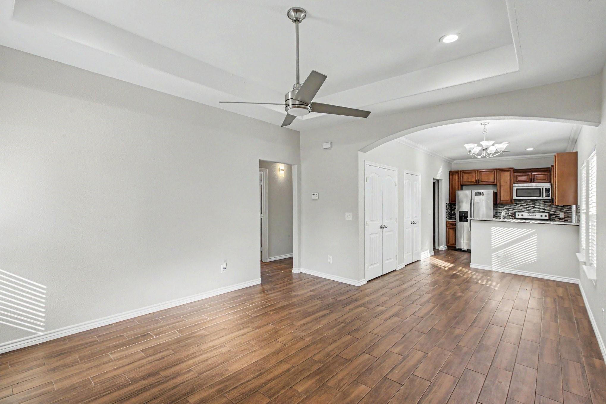 16698 Meadowcroft