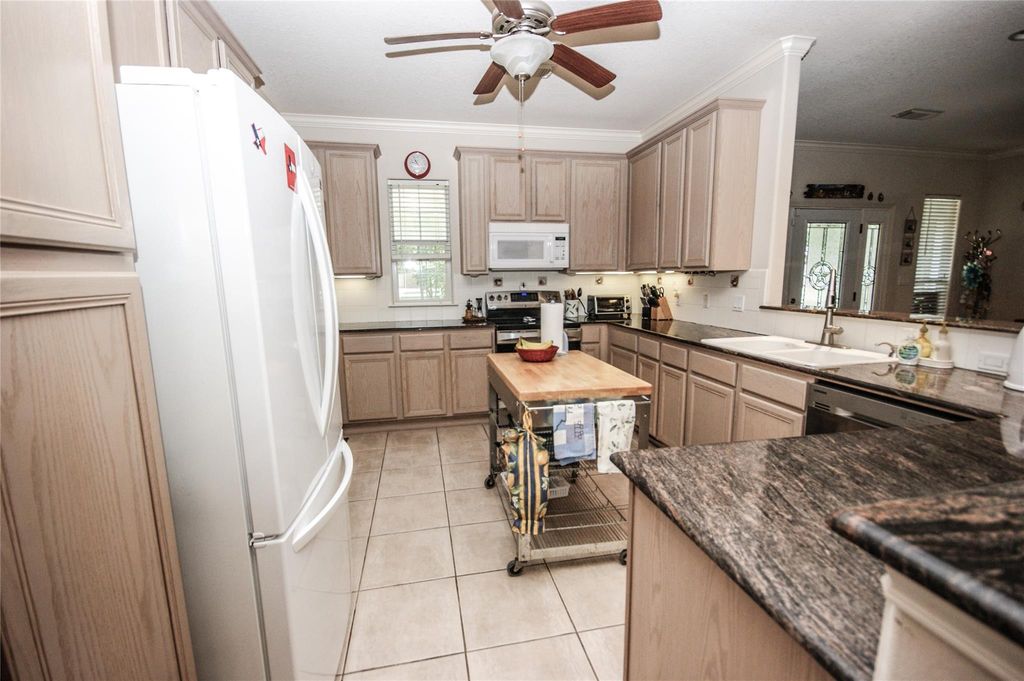 Photo of 2902 Buffalo Run, San Leon, TX 77539 (MLS # 96605640)