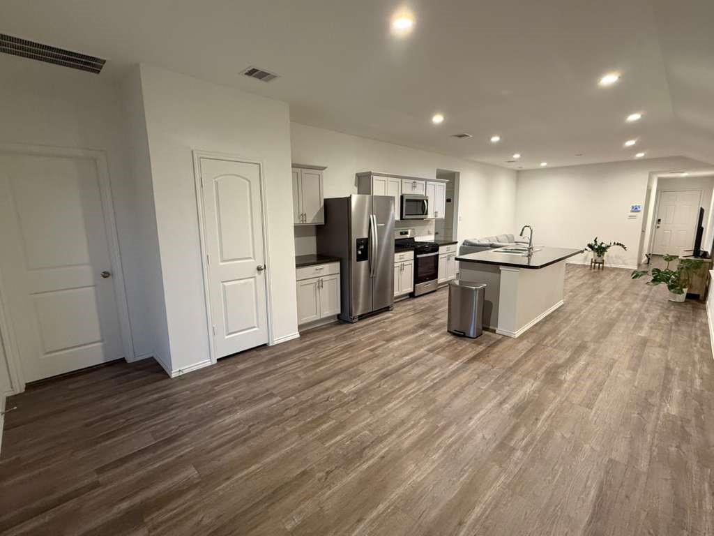 5711 Vintage Oakmont Drive
