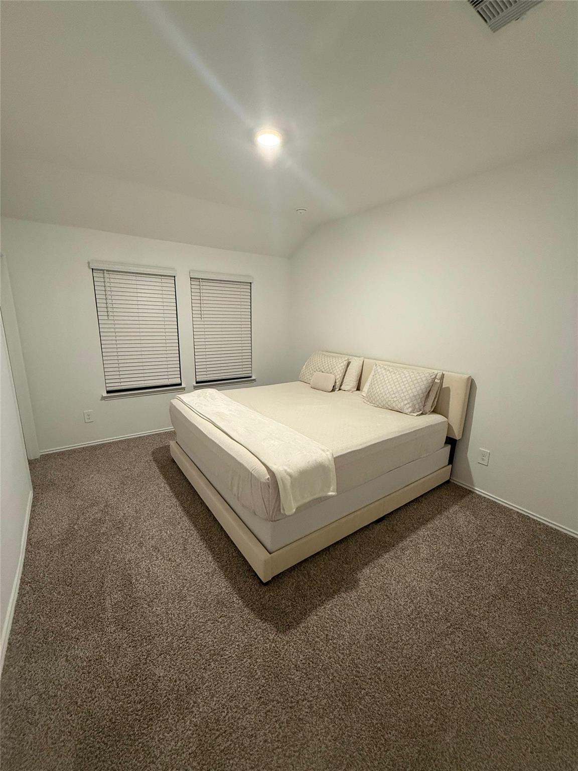 5711 Vintage Oakmont Drive