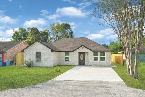 Photo of 17114 Hall Shepperd Road, Houston, TX 77049 (MLS # 83135344)