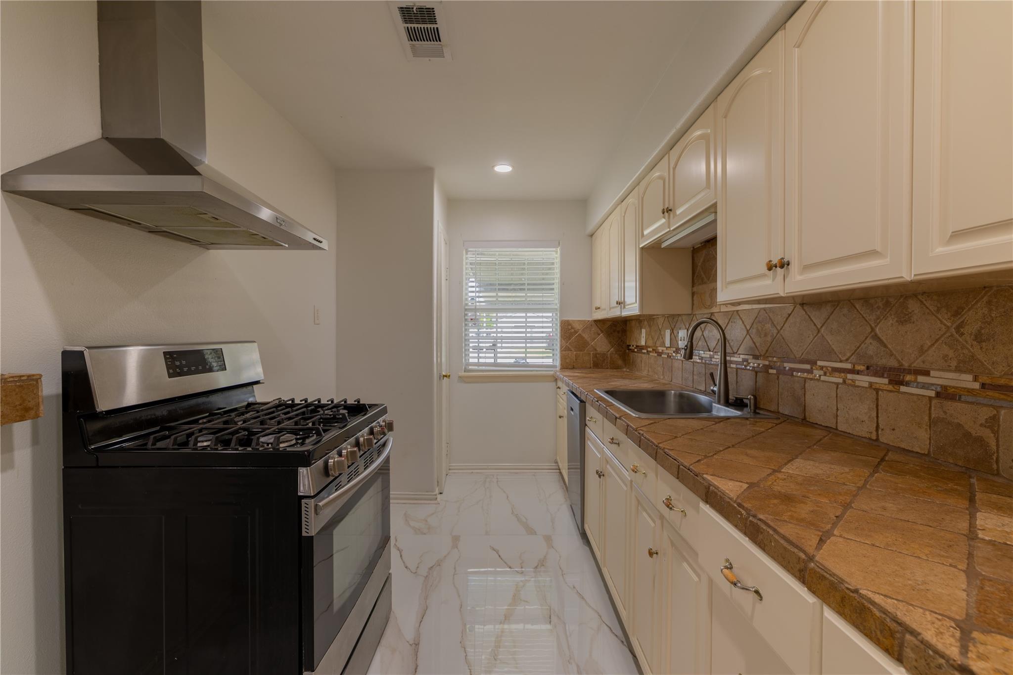 11810 Fieldcrest Drive