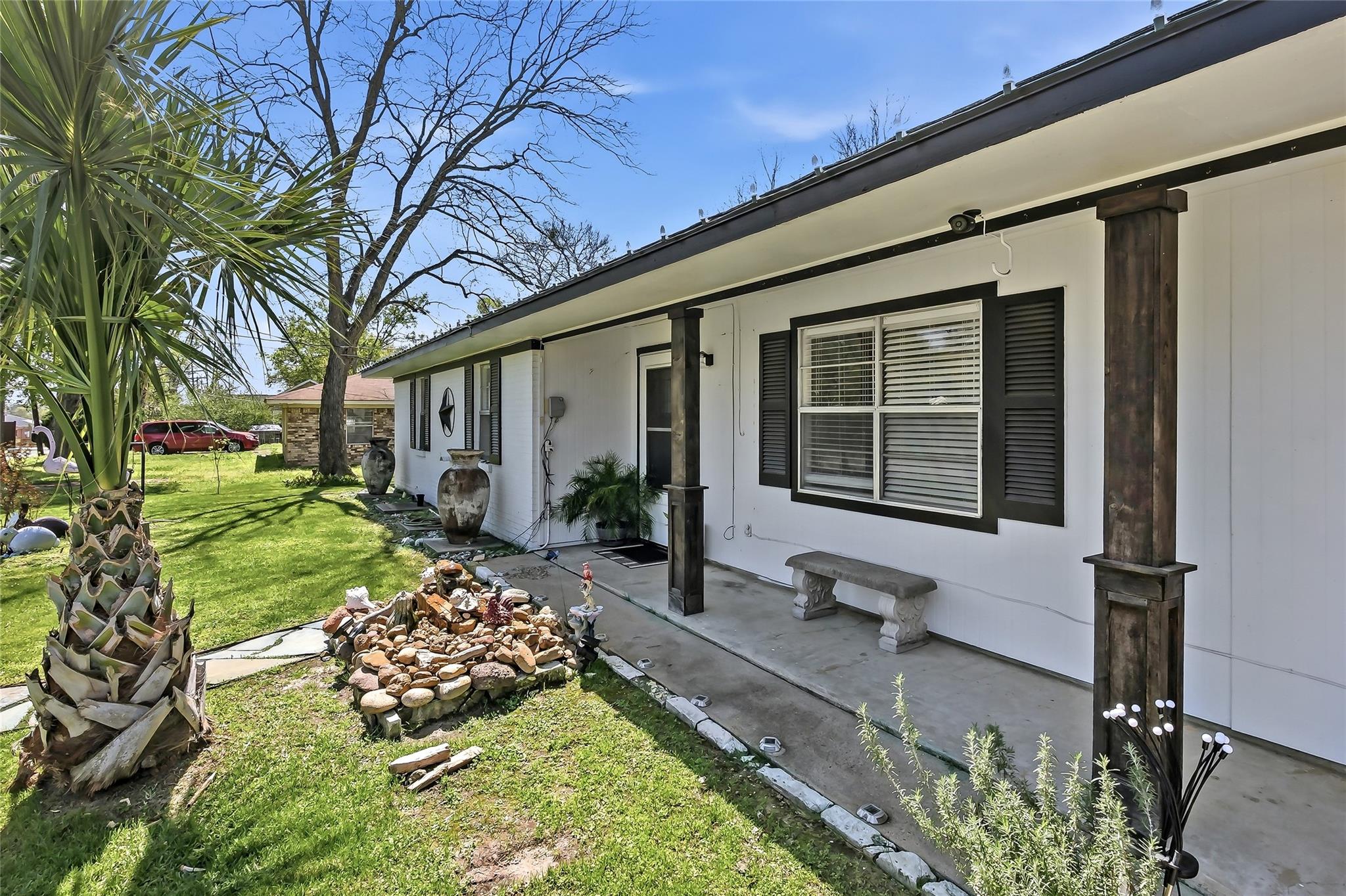 411 N Commerce Street