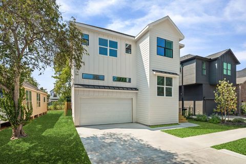 Photo of 1103 E 37th Street, Houston, TX 77022 (MLS # 45440348)