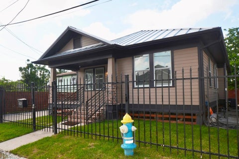 Photo of 1127 Hammock Street, Houston, TX 77009 (MLS # 96847634)