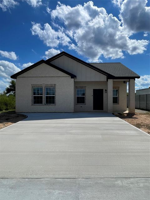 Photo of 1610 Road 5729, Cleveland, TX 77327 (MLS # 81579926)