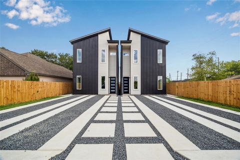 415 Clearwater Street A/B Houston TX 77029