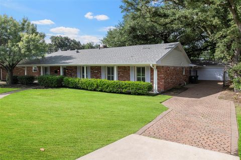 Photo of 3815 Latma Drive, Houston, TX 77025 (MLS # 82389673)