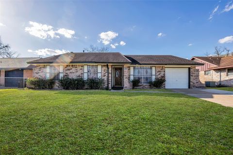 Photo of 8823 Rutherford Lane, Houston, TX 77088 (MLS # 20700898)
