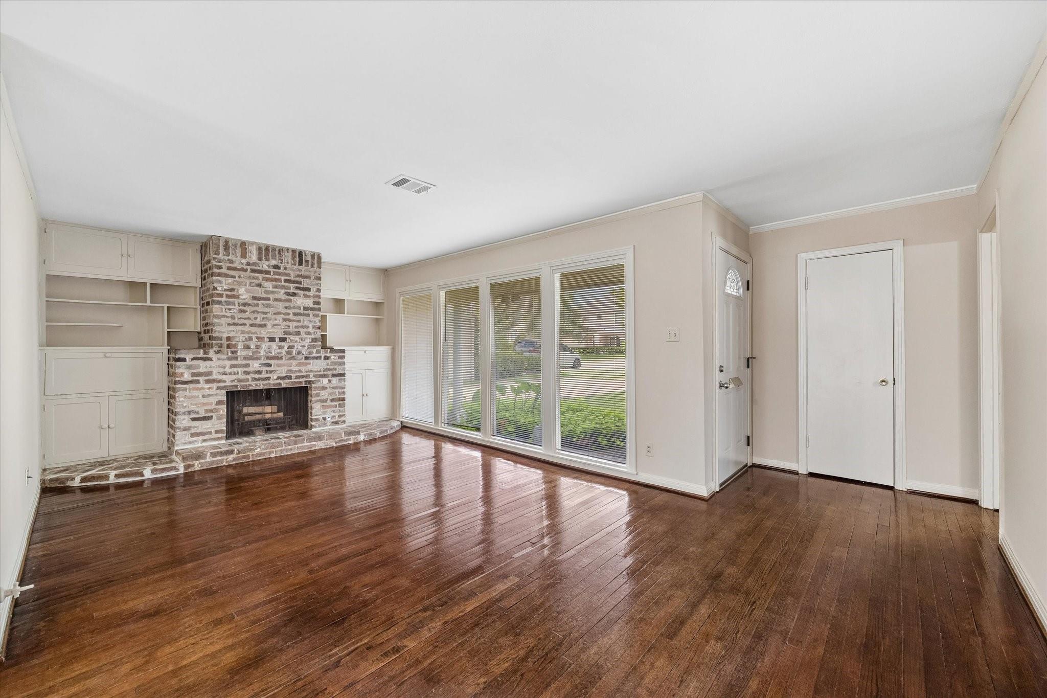 5411 Evergreen Street