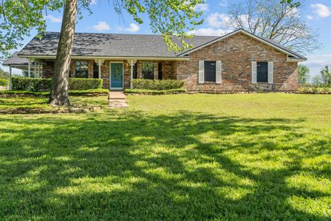 Photo of 109 Meadowview Street, Crockett, TX 75835 (MLS # 28102896)