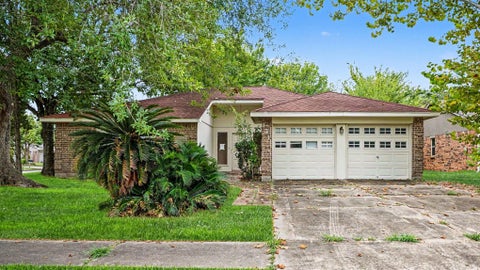 Homes For Sale - 131 Meadow Bend Street<br/> Galveston County, League City, TX 77573