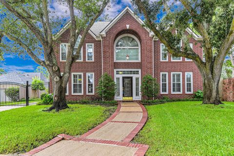 Photo of 902 Fairgate Drive, Houston, TX 77094 (MLS # 80898706) Photo of 902 Fairgate Drive, Houston, TX 77094 (MLS # 80898706)