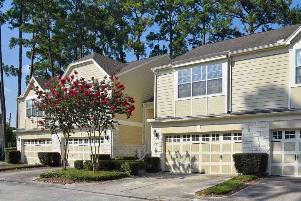 Photo of 13600 Breton Ridge Street #26C, Houston, TX 77070 (MLS # 73573766)