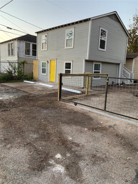 Photo of 4601 Hain Street #B, Houston, TX 77009 (MLS # 62009688)