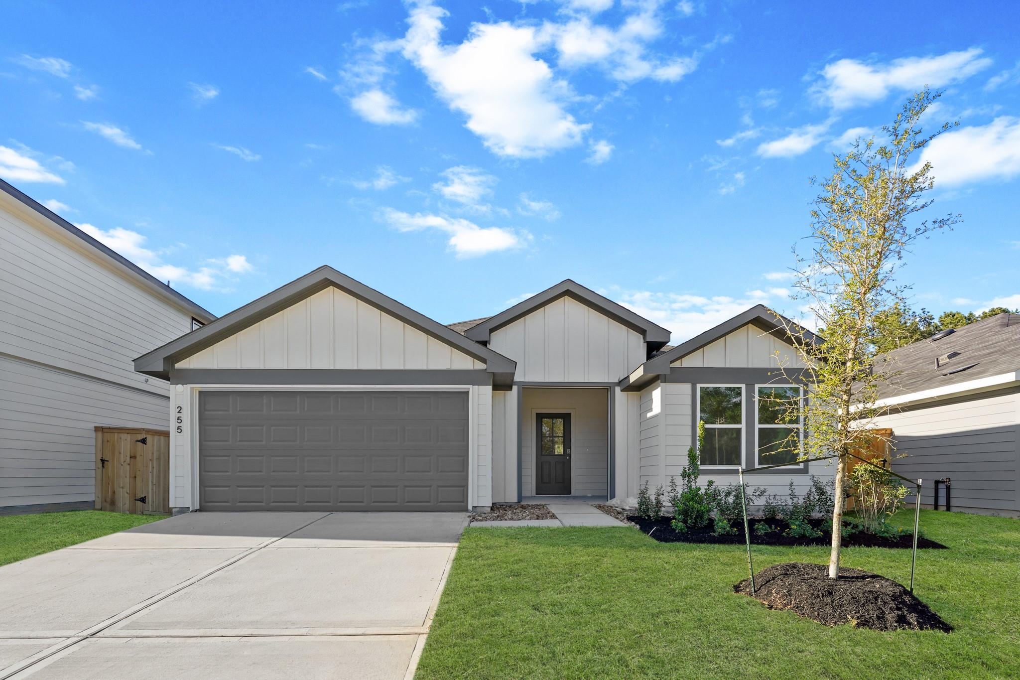 Photo 1 of 23 — 255 Golden Eagle Boulevard, New Waverly, TX 77358