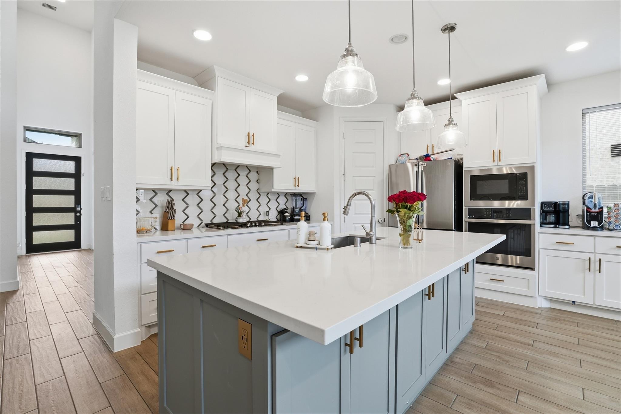 24719 Hibiscus Garden Way