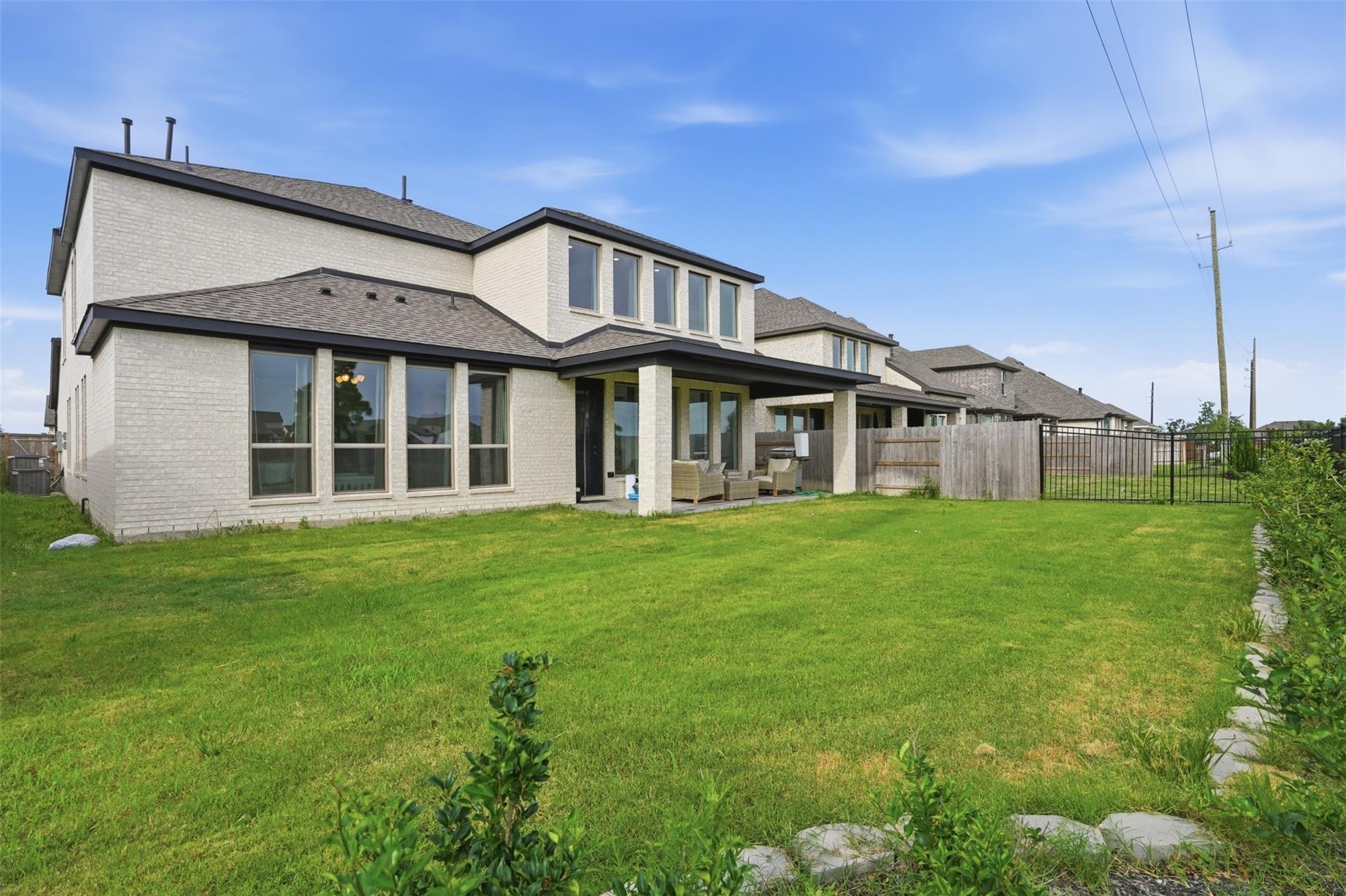24719 Hibiscus Garden Way