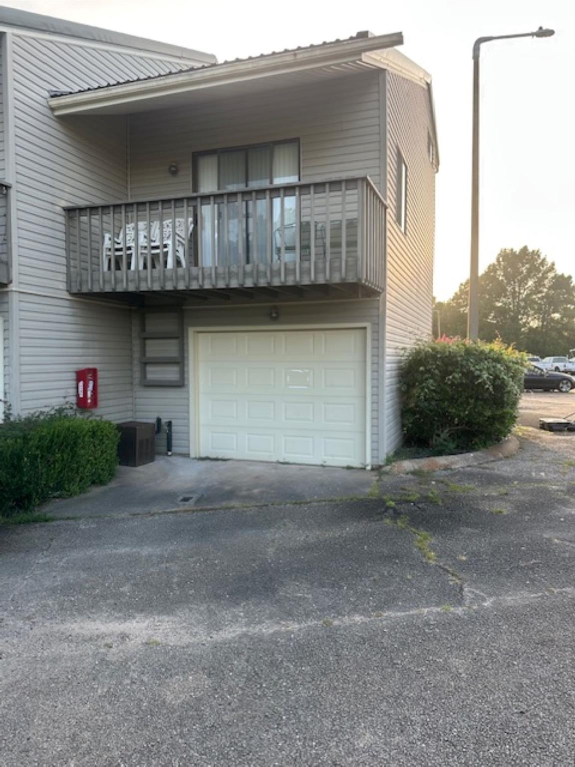 501 Bass Boat Village Lane 206