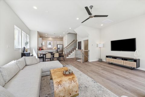 Photo of 3083 Hicks Street St, Houston, TX 77007 (MLS # 82886959)