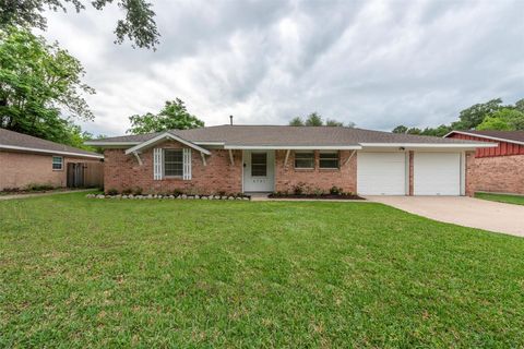 Photo of 5741 Alvarado Drive, Houston, TX 77035 (MLS # 89117882)