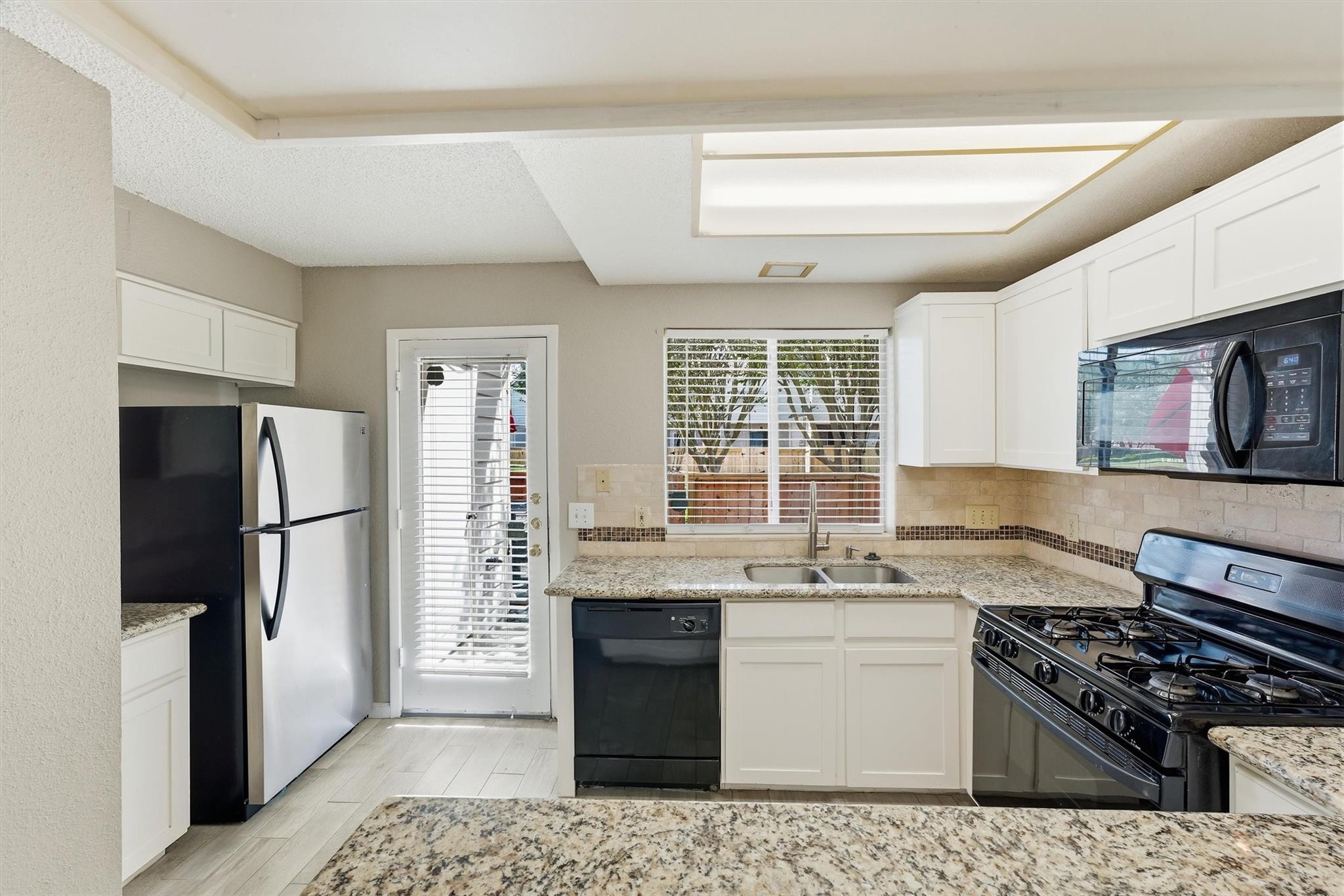 2808 Grants Lake Boulevard 304