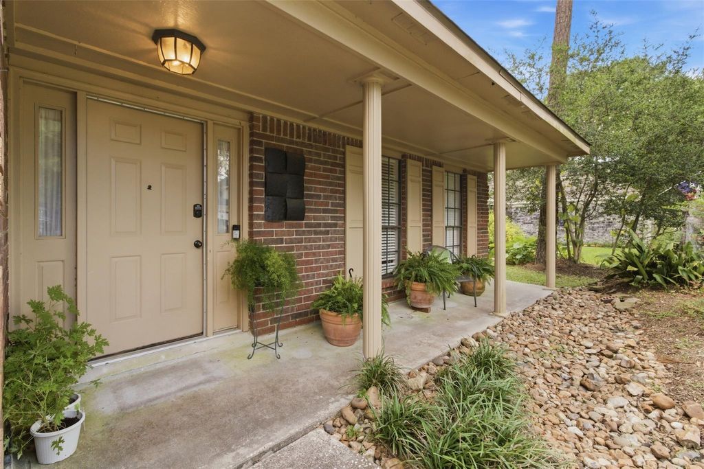 Photo of 3418 Creek Manor Drive, Houston, TX 77339 (MLS # 45881533)
