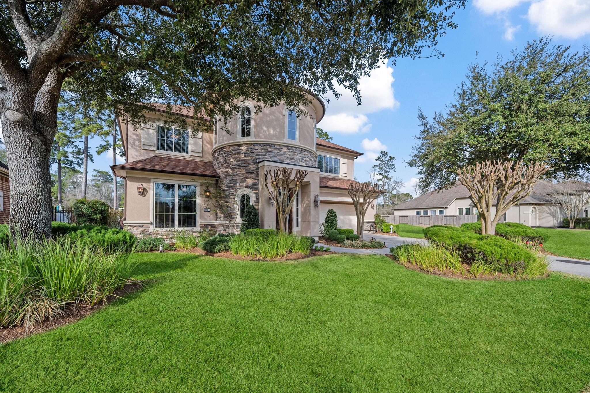 3303 N Cotswold Manor Drive