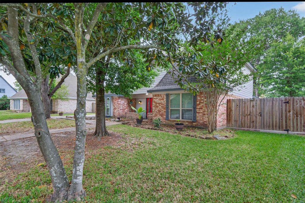 Photo of 19919 Sundance Drive, Humble, TX 77346 (MLS # 7178914)