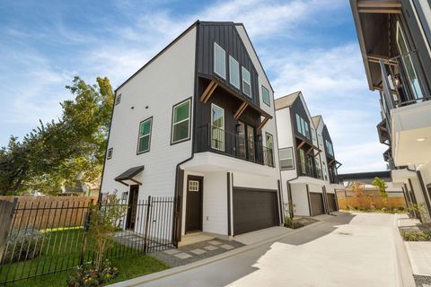 Photo of 719 Thornton Road #A, Houston, TX 77018 (MLS # 79786133)