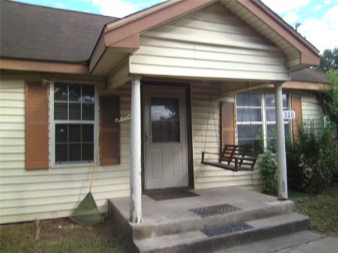 Photo of 326 N Burr Street, Houston, TX 77011 (MLS # 38625750)