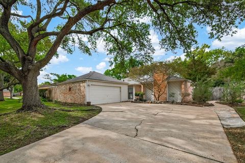 Photo of 1007 Apache Falls Drive, Katy, TX 77450 (MLS # 35549921)