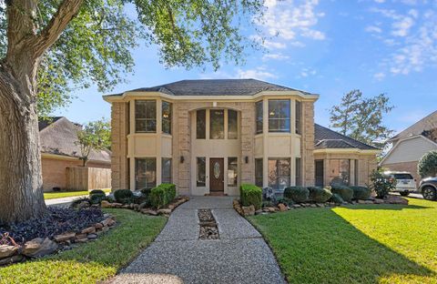 Photo of 14823 Walbrook Drive, Sugar Land, TX 77498 (MLS # 21326001)