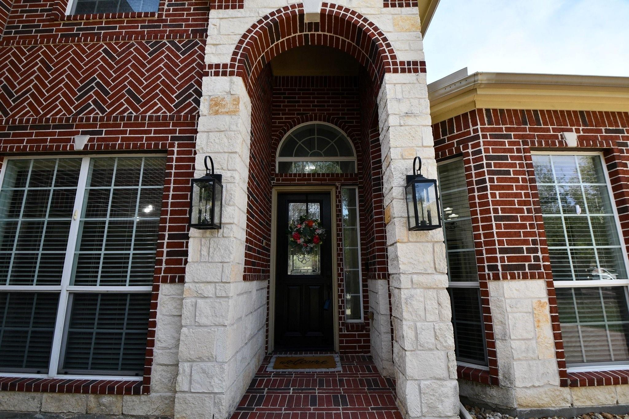 25618 Canyon Crossing Drive