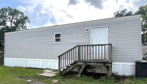 108C S 7th Street S C Highlands TX 77562