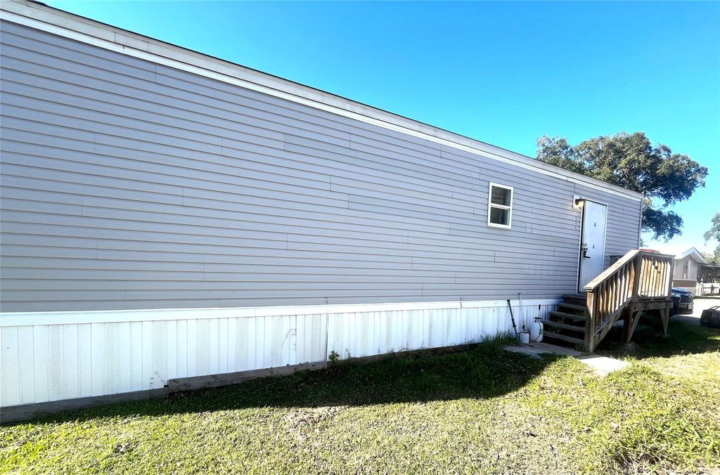 Photo of 108 S 7th Street S #C, Highlands, TX 77562 (MLS # 83710625)
