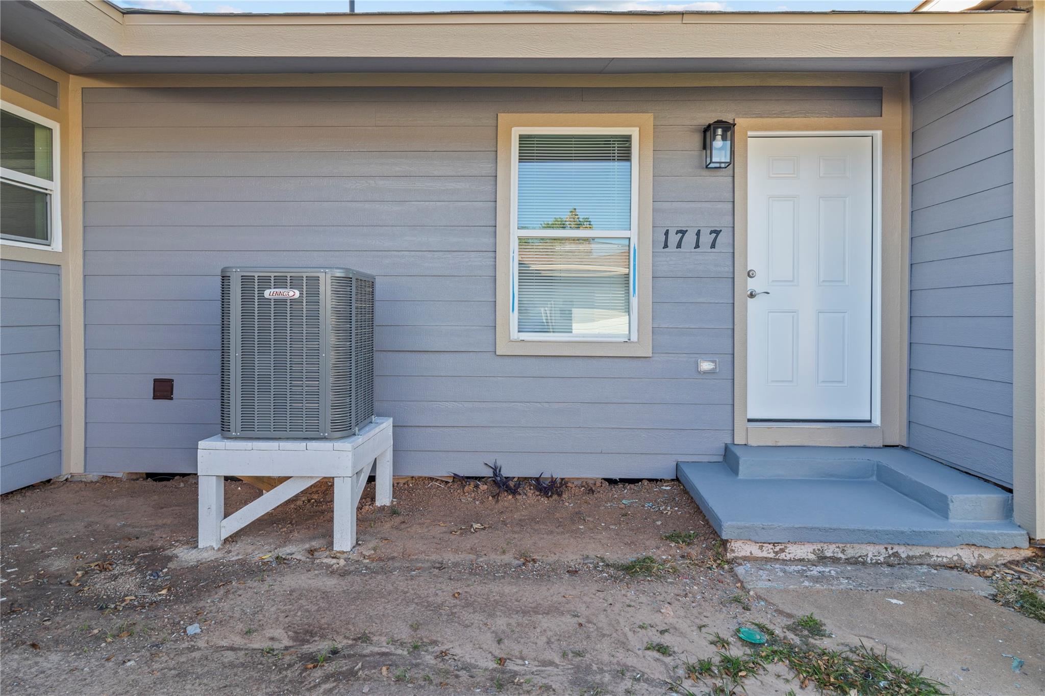 1717 W 4th Street