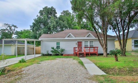 Photo of 2703 Areba Street, Houston, TX 77091 (MLS # 92649575)