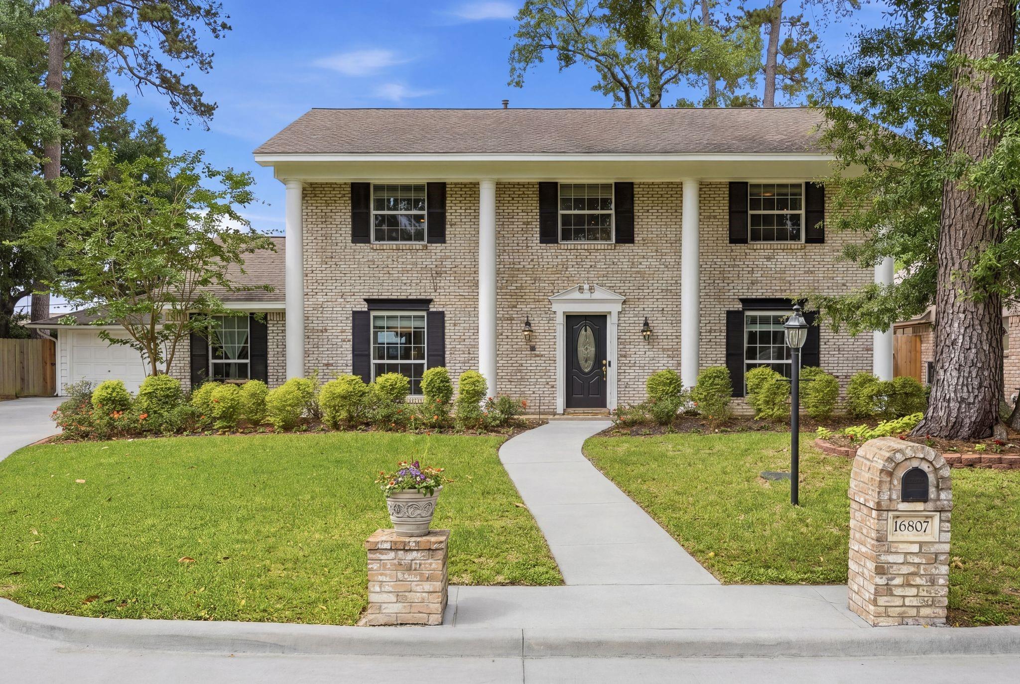 16807 Memorial Oaks Ln