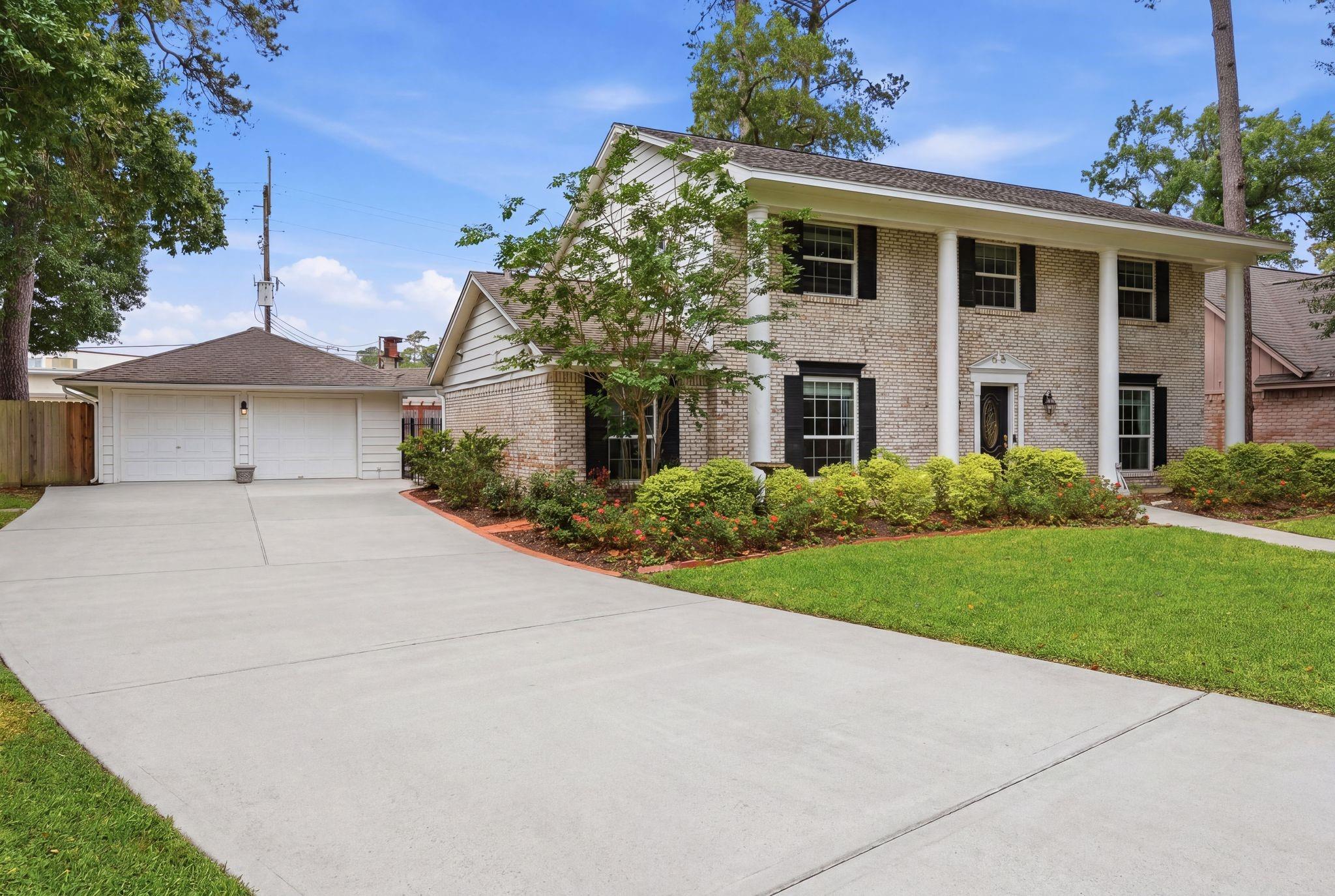 16807 Memorial Oaks Ln