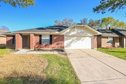 Photo of 4923 Bayboro Park Drive, Friendswood, TX 77546 (MLS # 45587060)