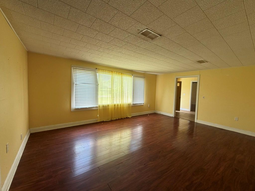 Photo of 1812 Sholars Avenue, Orange, TX 77630 (MLS # 37673697)