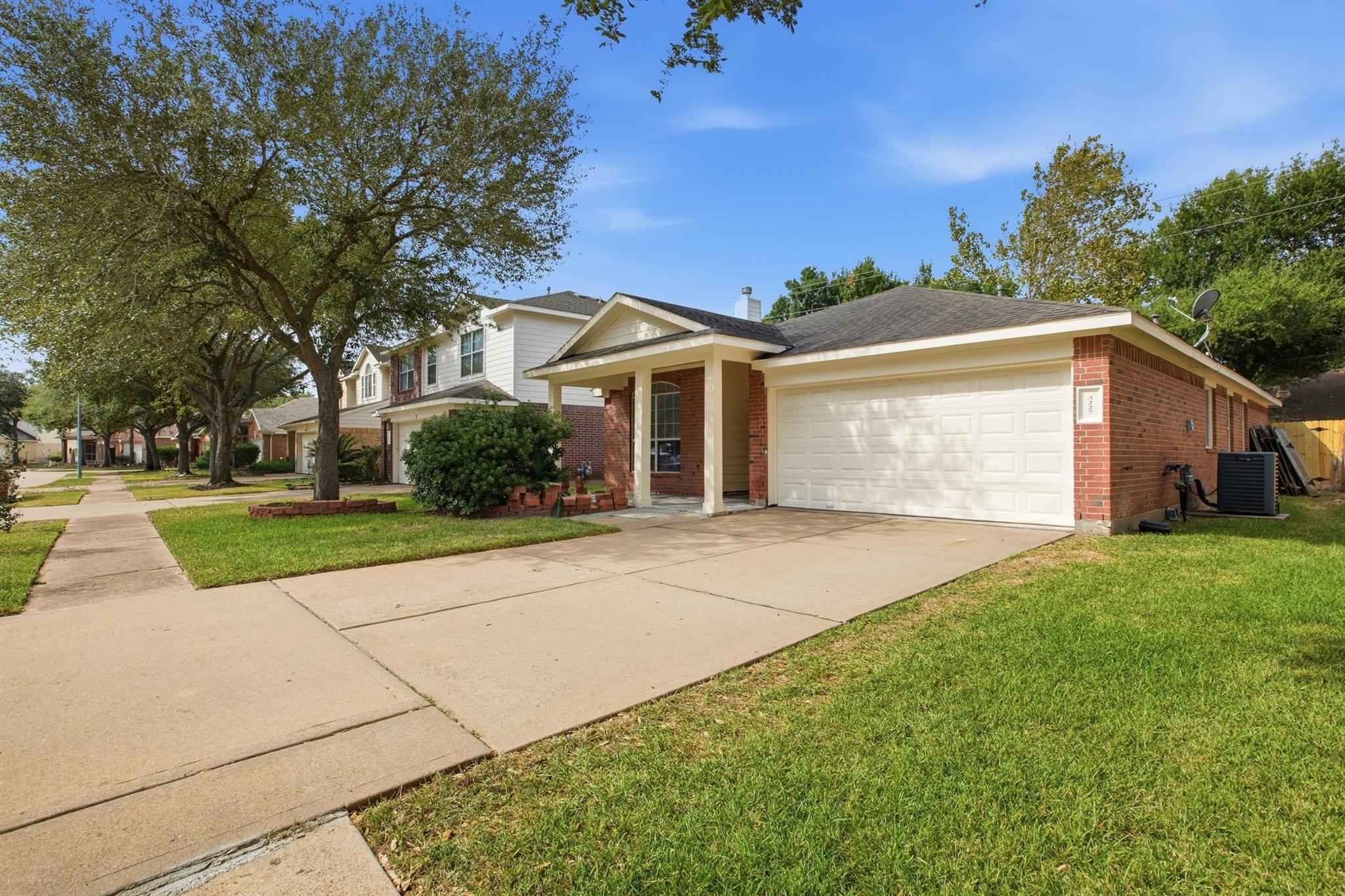 3227 Amber Meadow Dr