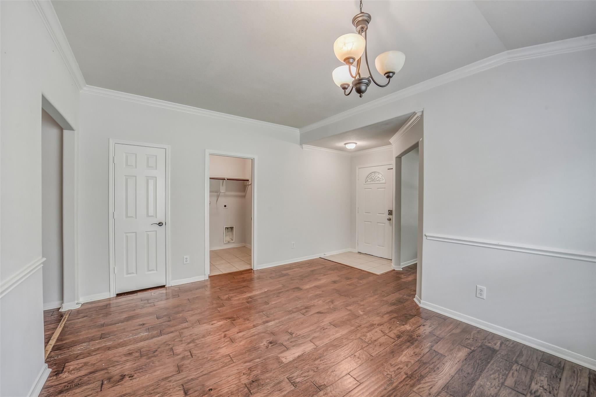 24642 Lakecrest Village Drive